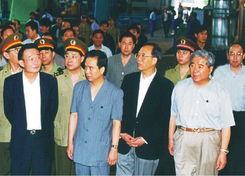 1999年党和国度辅导人吴国国、曾培炎、陕西省辅导李建国、程安东来GA黄金甲视察