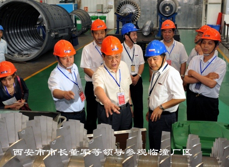 市当局调研全市工业企业发展情况并在GA黄金甲召开座谈会