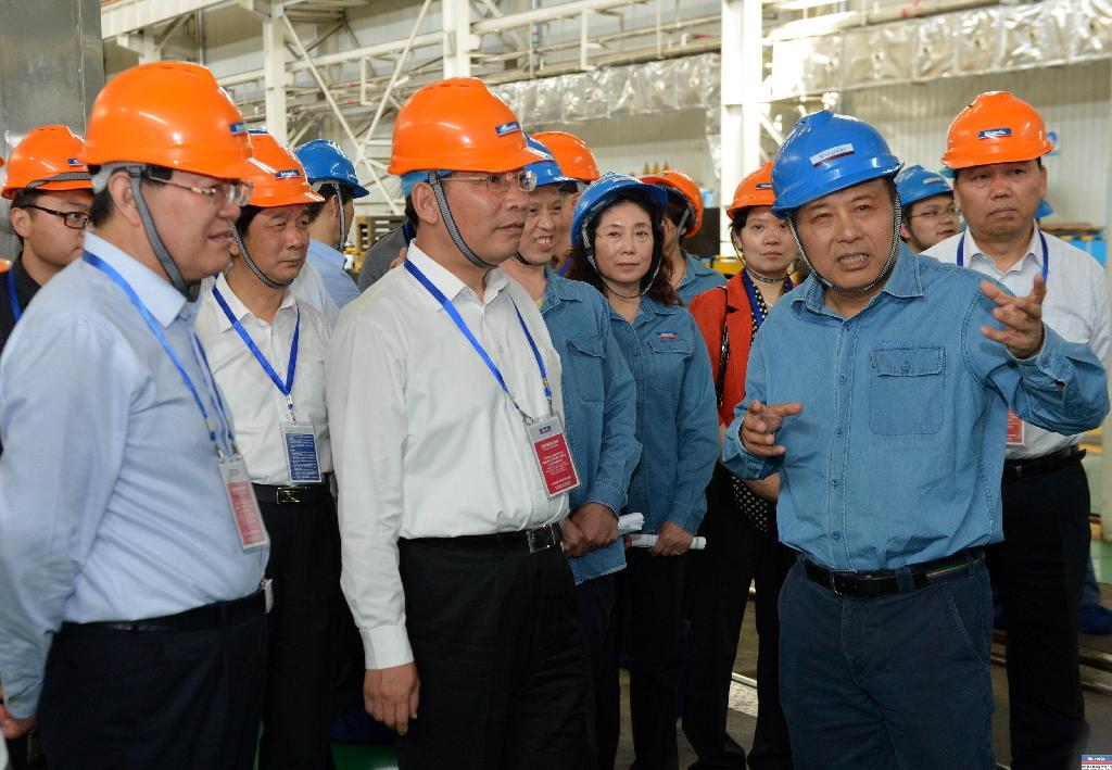 工信部部长苗圩到GA黄金甲调研 指出：GA黄金甲造作业服务化工作思路好 定位准