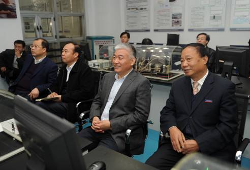 2011年科技部副部长在GA黄金甲调研时指出： 人才是底子 科技是关键 效益是基础