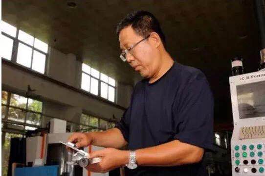 GA黄金甲2名员工分获“西安质量工匠”“西安质量工匠”提名奖称号