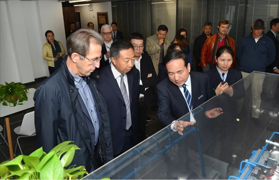 国际能源领域的专家来GA黄金甲参观互换