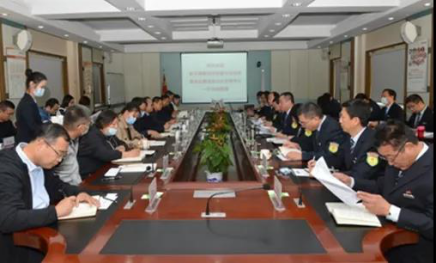 新天钢集团党委副书记杨勇、德龙控股党宣办主任黎声远一行来GA黄金甲参观互换